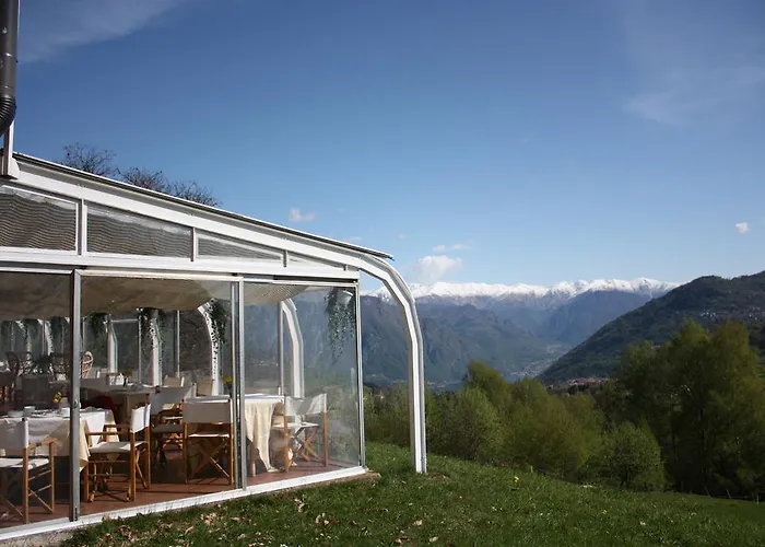 Отель Simplicitas Сан-Феделе-Интельви